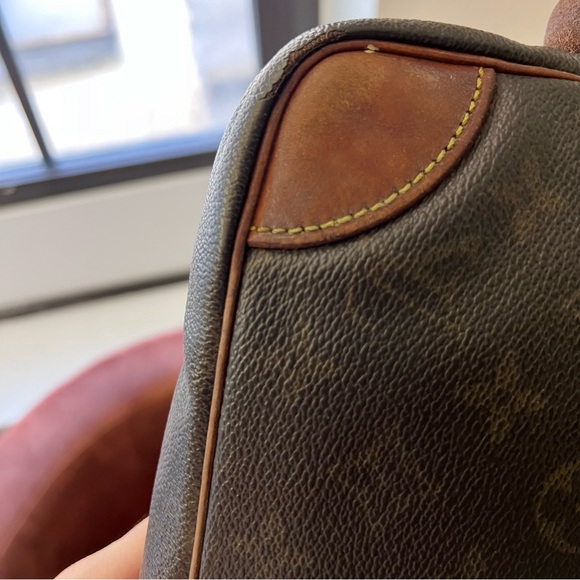 VTG Louis Vuitton Monogram Leather Clutch(Wear, Cracking, Peeling, Darkening) - Picture 5 of 15